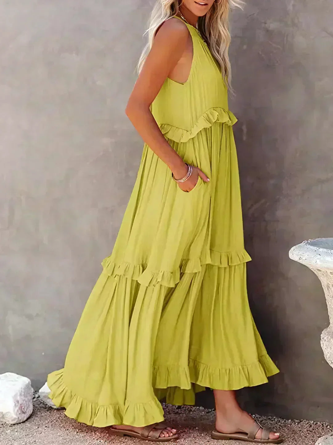 Valeria - Vestido Sin Mangas con Volantes Chic