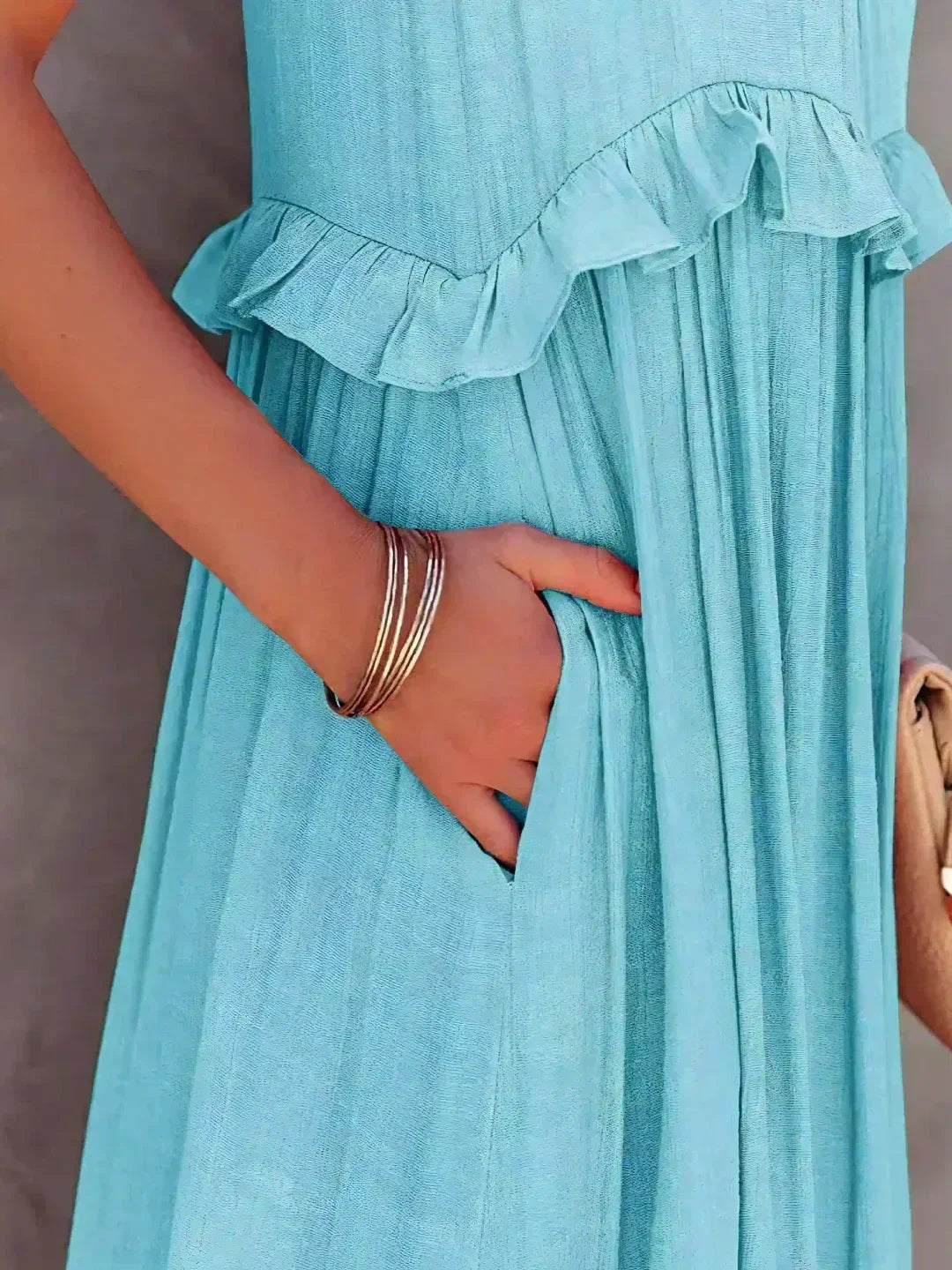 Valeria - Vestido Sin Mangas con Volantes Chic